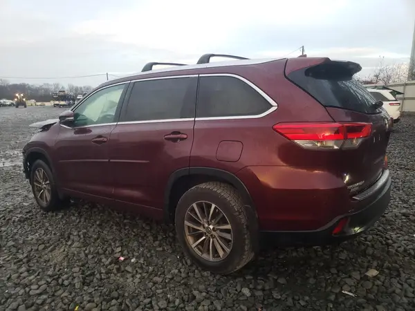 5TDJZRFH0JS912640 2018 TOYOTA HIGHLANDER - Image 2