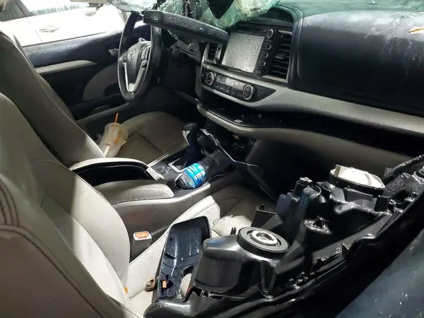5TDJZRFH0KS563948 2019 TOYOTA HIGHLANDER - Image 8