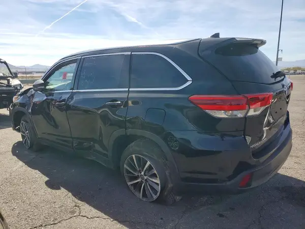 5TDJZRFH0KS568129 2019 TOYOTA HIGHLANDER - Image 2