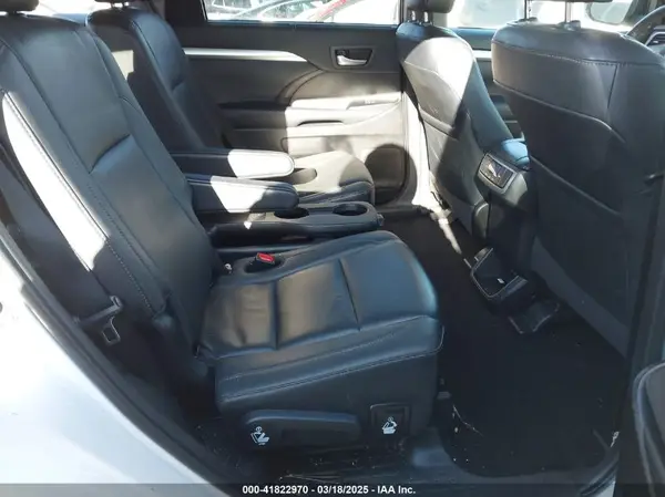 5TDJZRFH0KS571466 2019 TOYOTA HIGHLANDER - Image 8