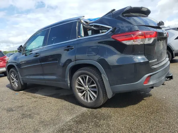 5TDJZRFH0KS572486 2019 TOYOTA HIGHLANDER - Image 2