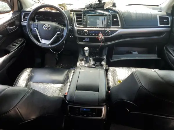 5TDJZRFH0KS574657 2019 TOYOTA HIGHLANDER - Image 8