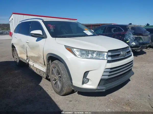 5TDJZRFH0KS575257 2019 TOYOTA HIGHLANDER - Image 1