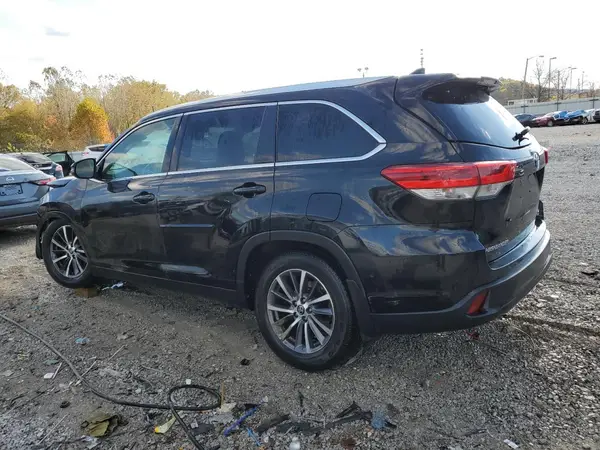 5TDJZRFH0KS575873 2019 TOYOTA HIGHLANDER - Image 2