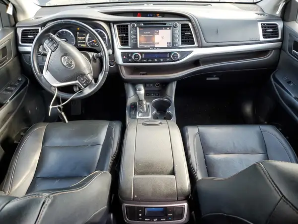 5TDJZRFH0KS575873 2019 TOYOTA HIGHLANDER - Image 8