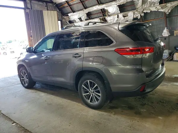 5TDJZRFH0KS578756 2019 TOYOTA HIGHLANDER - Image 2