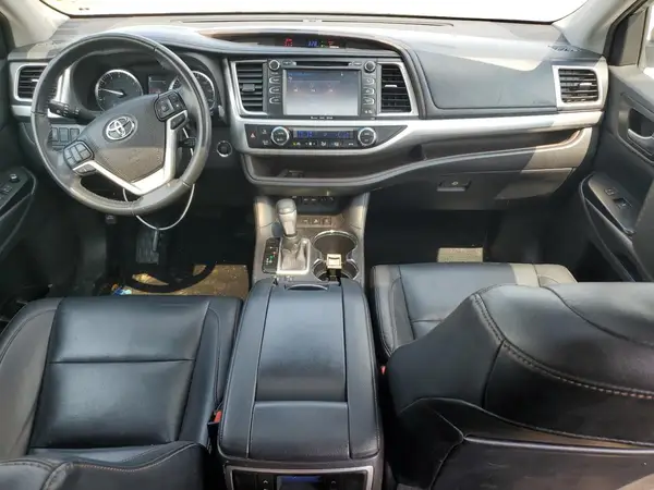 5TDJZRFH0KS582984 2019 TOYOTA HIGHLANDER - Image 8