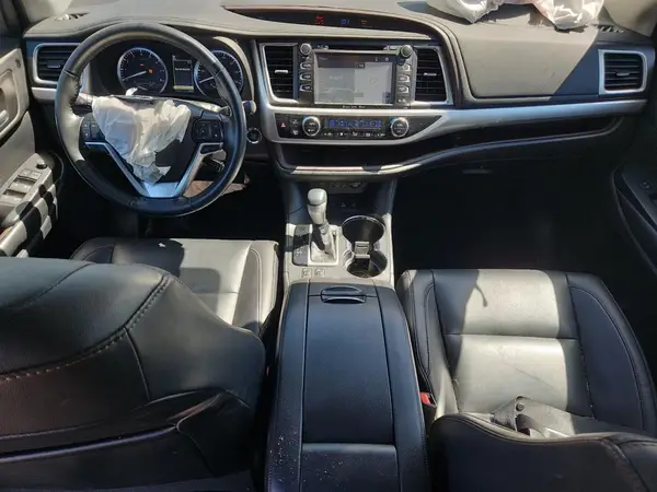 5TDJZRFH0KS584590 2019 TOYOTA HIGHLANDER - Image 8