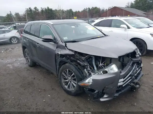 5TDJZRFH0KS584881 2019 TOYOTA HIGHLANDER - Image 1