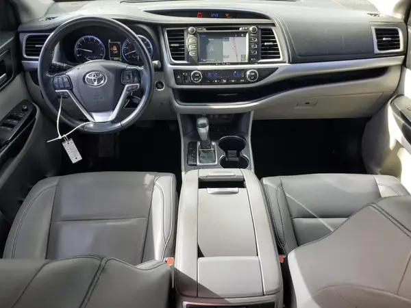 5TDJZRFH0KS584993 2019 TOYOTA HIGHLANDER - Image 8