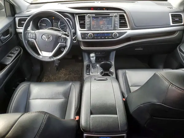 5TDJZRFH0KS585884 2019 TOYOTA HIGHLANDER - Image 8