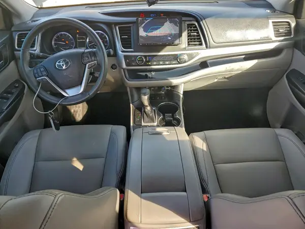 5TDJZRFH0KS590051 2019 TOYOTA HIGHLANDER - Image 8