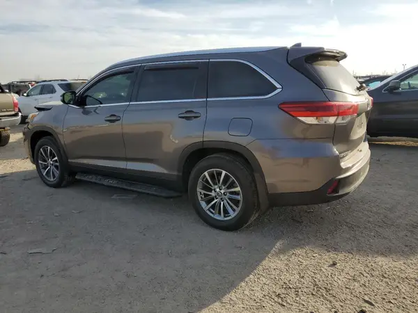 5TDJZRFH0KS593015 2019 TOYOTA HIGHLANDER - Image 2
