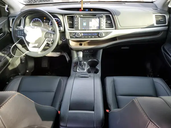 5TDJZRFH0KS593015 2019 TOYOTA HIGHLANDER - Image 8