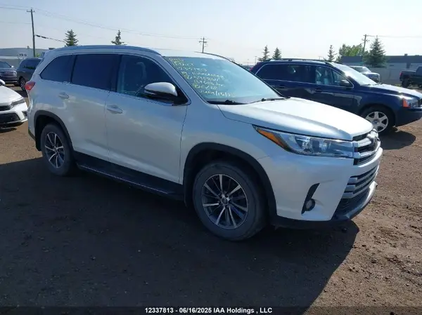 5TDJZRFH0KS595864 2019 TOYOTA HIGHLANDER - Image 1
