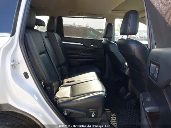 5TDJZRFH0KS595864 2019 TOYOTA HIGHLANDER - Image 8