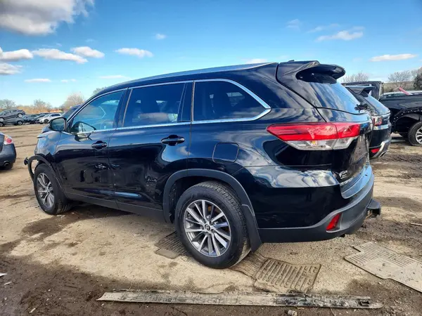 5TDJZRFH0KS597002 2019 TOYOTA HIGHLANDER - Image 2