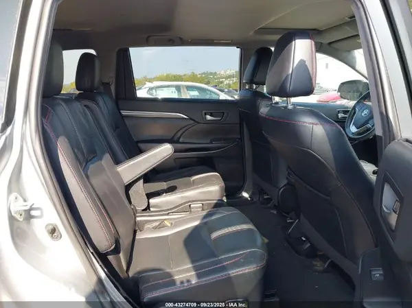 5TDJZRFH0KS599087 2019 TOYOTA HIGHLANDER - Image 8