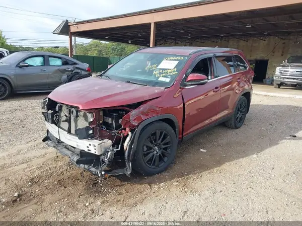 5TDJZRFH0KS599817 2019 TOYOTA HIGHLANDER - Image 2