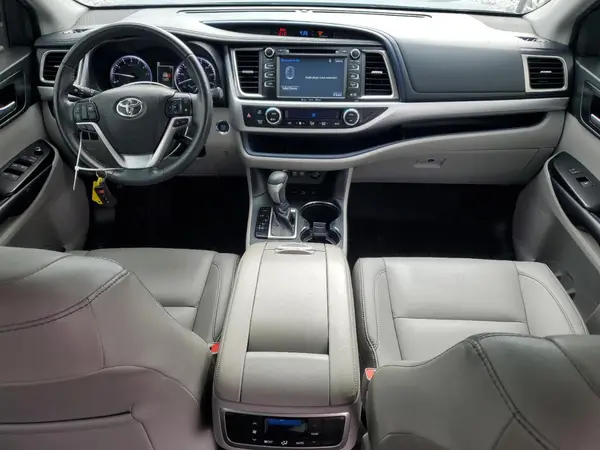 5TDJZRFH0KS600268 2019 TOYOTA HIGHLANDER - Image 8