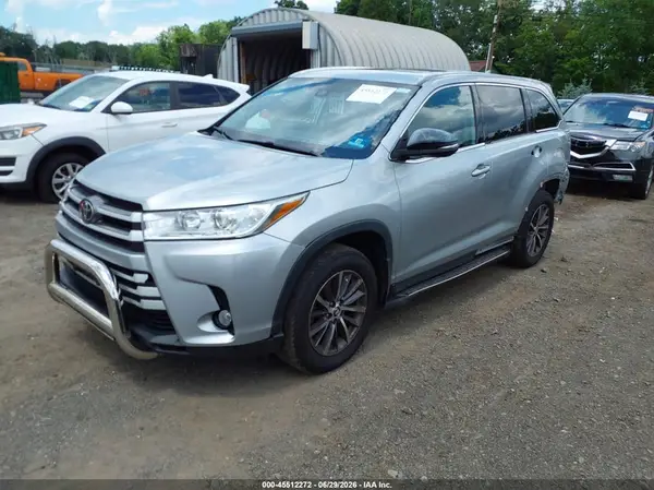 5TDJZRFH0KS600772 2019 TOYOTA HIGHLANDER - Image 2