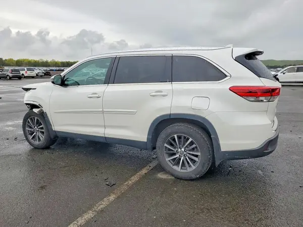 5TDJZRFH0KS601050 2019 TOYOTA HIGHLANDER - Image 2