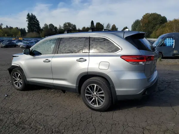 5TDJZRFH0KS602683 2019 TOYOTA HIGHLANDER - Image 2