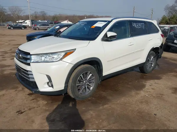 5TDJZRFH0KS602764 2019 TOYOTA HIGHLANDER - Image 2