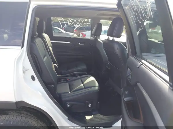 5TDJZRFH0KS602764 2019 TOYOTA HIGHLANDER - Image 8