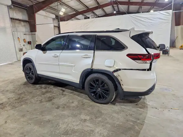 5TDJZRFH0KS603476 2019 TOYOTA HIGHLANDER - Image 2