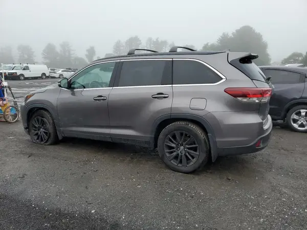 5TDJZRFH0KS606264 2019 TOYOTA HIGHLANDER - Image 2