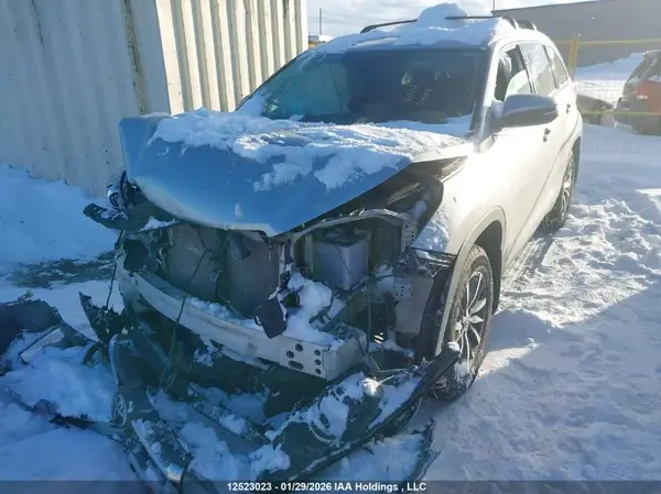 5TDJZRFH0KS610864 2019 TOYOTA HIGHLANDER - Image 2