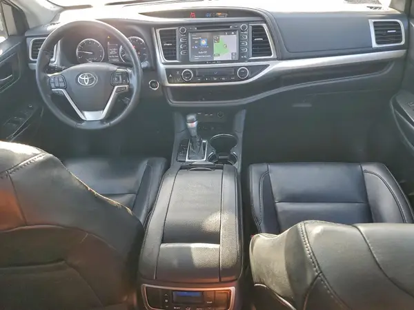 5TDJZRFH0KS615109 2019 TOYOTA HIGHLANDER - Image 8