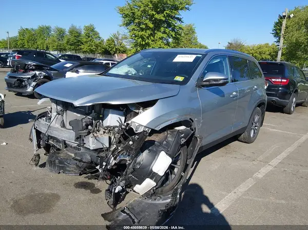 5TDJZRFH0KS615370 2019 TOYOTA HIGHLANDER - Image 2