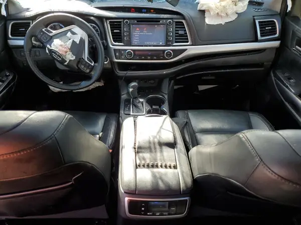 5TDJZRFH0KS618463 2019 TOYOTA HIGHLANDER - Image 8