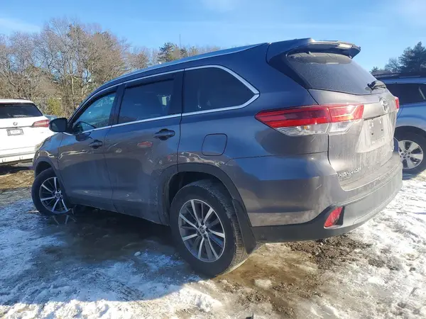 5TDJZRFH0KS621069 2019 TOYOTA HIGHLANDER - Image 2