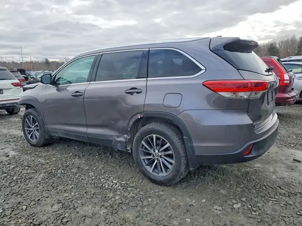 5TDJZRFH0KS623484 2019 TOYOTA HIGHLANDER - Image 2