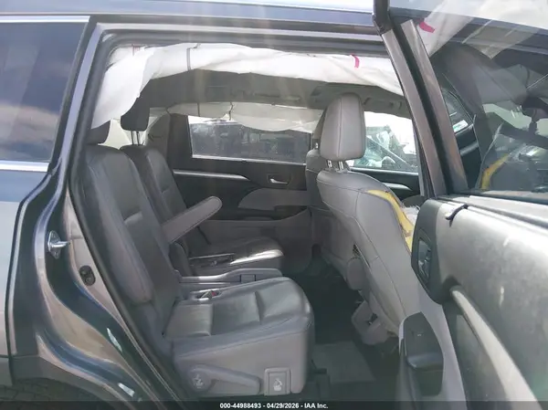5TDJZRFH0KS625140 2019 TOYOTA HIGHLANDER - Image 8