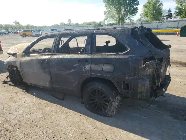 5TDJZRFH0KS627700 2019 TOYOTA HIGHLANDER - Image 2