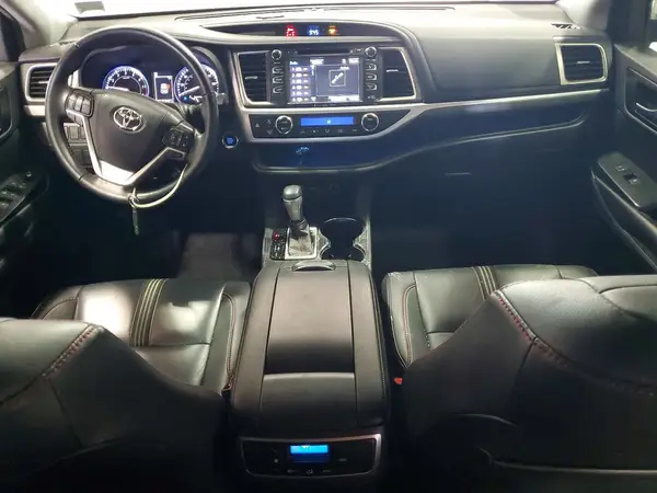 5TDJZRFH0KS628085 2019 TOYOTA HIGHLANDER - Image 8