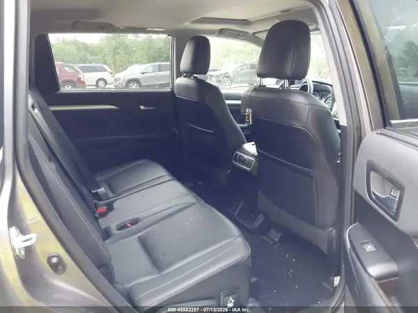 5TDJZRFH0KS628801 2019 TOYOTA HIGHLANDER - Image 8