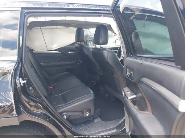 5TDJZRFH0KS702735 2019 TOYOTA HIGHLANDER - Image 8