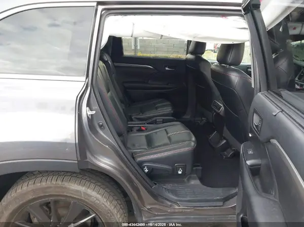 5TDJZRFH0KS705182 2019 TOYOTA HIGHLANDER - Image 8