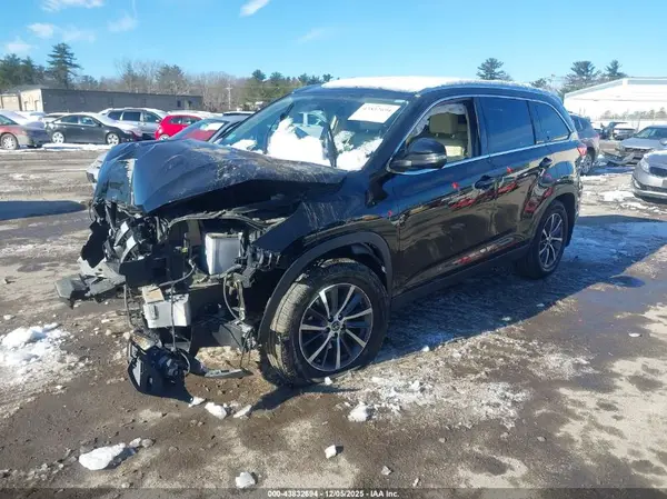 5TDJZRFH0KS723004 2019 TOYOTA HIGHLANDER - Image 2