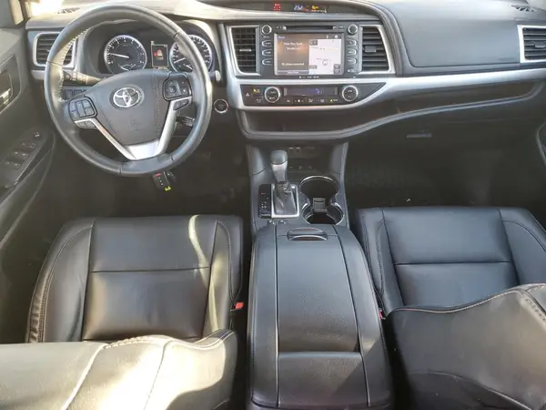 5TDJZRFH0KS730325 2019 TOYOTA HIGHLANDER - Image 8