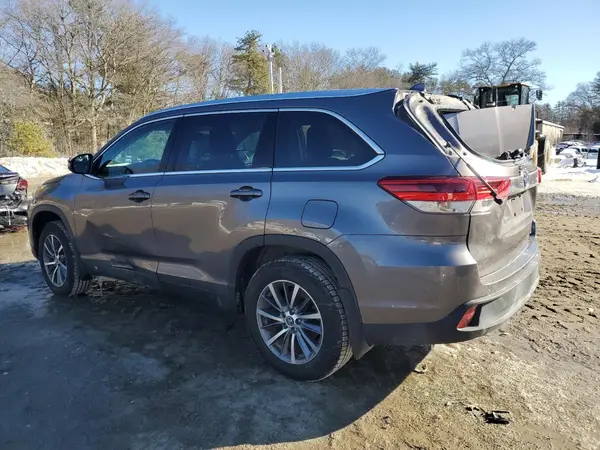 5TDJZRFH0KS740465 2019 TOYOTA HIGHLANDER - Image 2