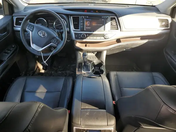 5TDJZRFH0KS740465 2019 TOYOTA HIGHLANDER - Image 8