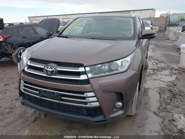5TDJZRFH0KS916883 2019 TOYOTA HIGHLANDER - Image 2