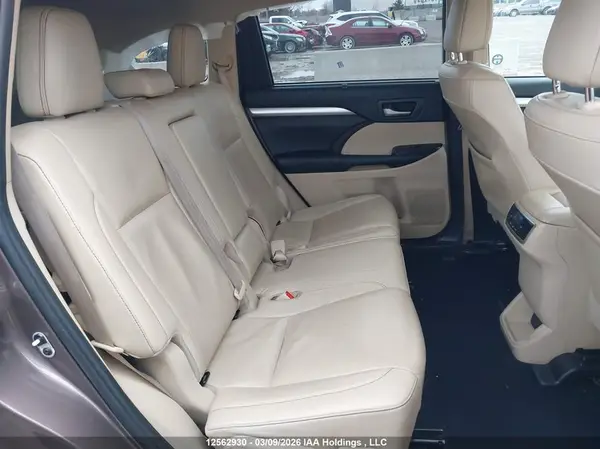 5TDJZRFH0KS916883 2019 TOYOTA HIGHLANDER - Image 8
