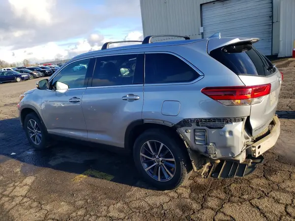 5TDJZRFH0KS922022 2019 TOYOTA HIGHLANDER - Image 2